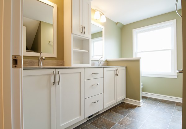 Half wall to hide stool
