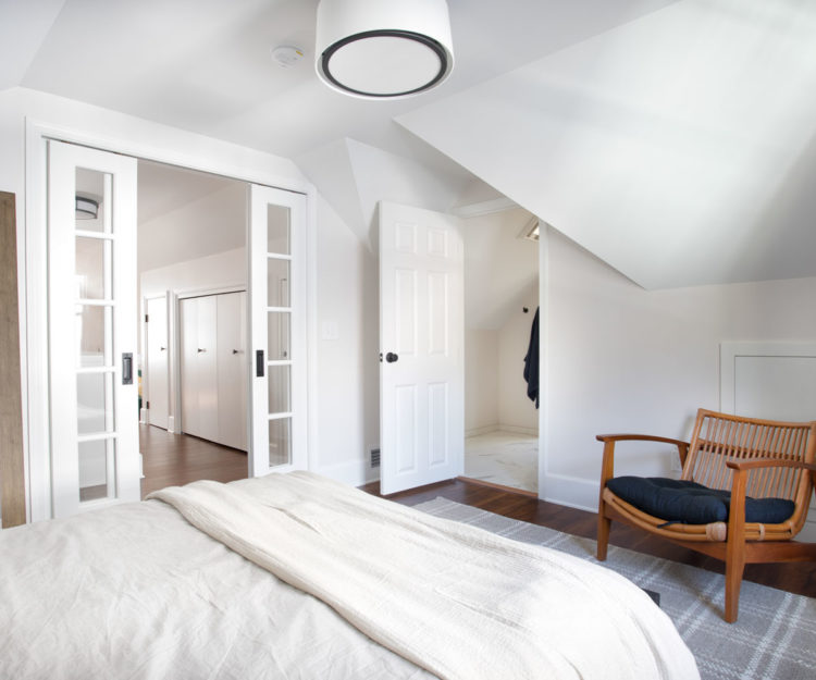 5537attic_ownerbedroom